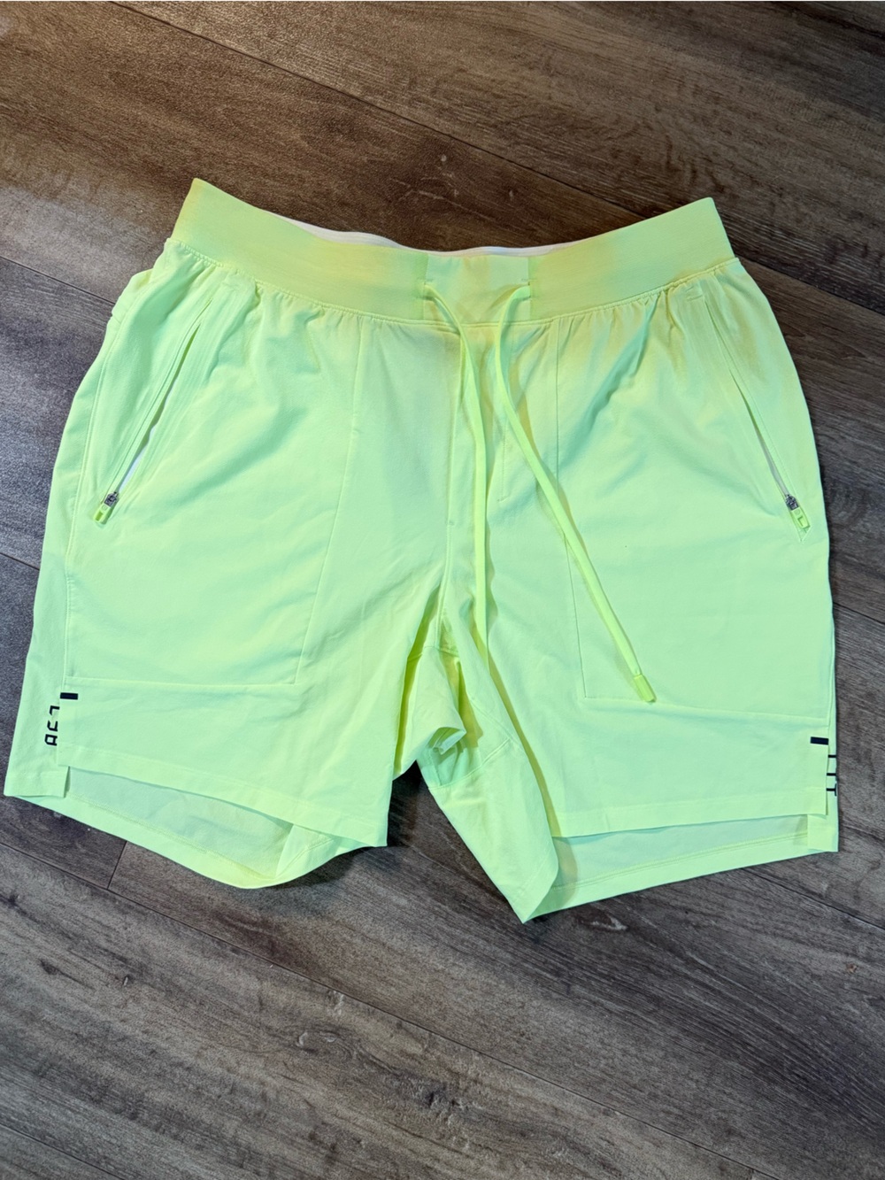 Lululemon License to Train Shorts Men L 7” Linerless Neon Yellow LM7APYS